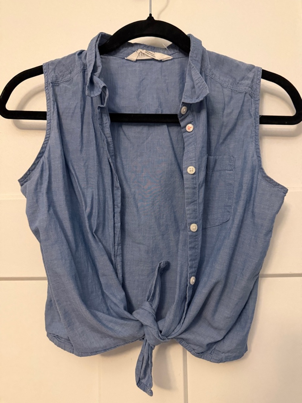 H&M Light Blue Sleeveless Tie-Front Button Shirt (small)